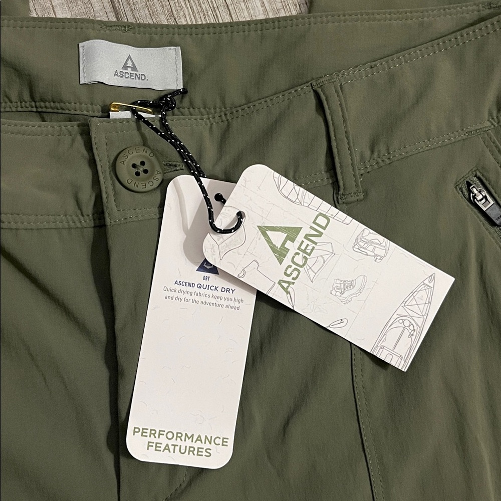 Ascend Women’s Sage Cargo Pants - Picture 3 of 11